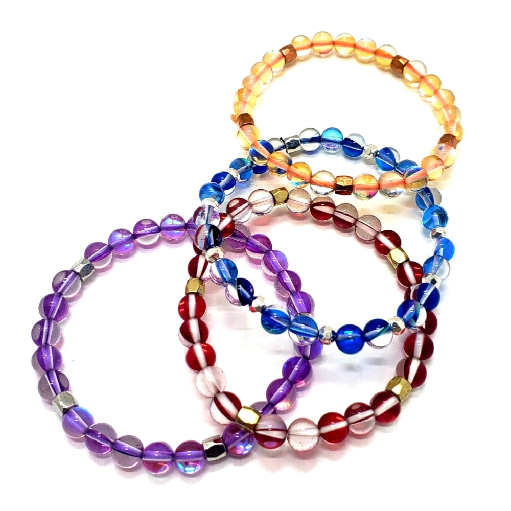 BRACELET- (4)Enchanted White Mystic Mermaid Glass - Picture 1 of 1